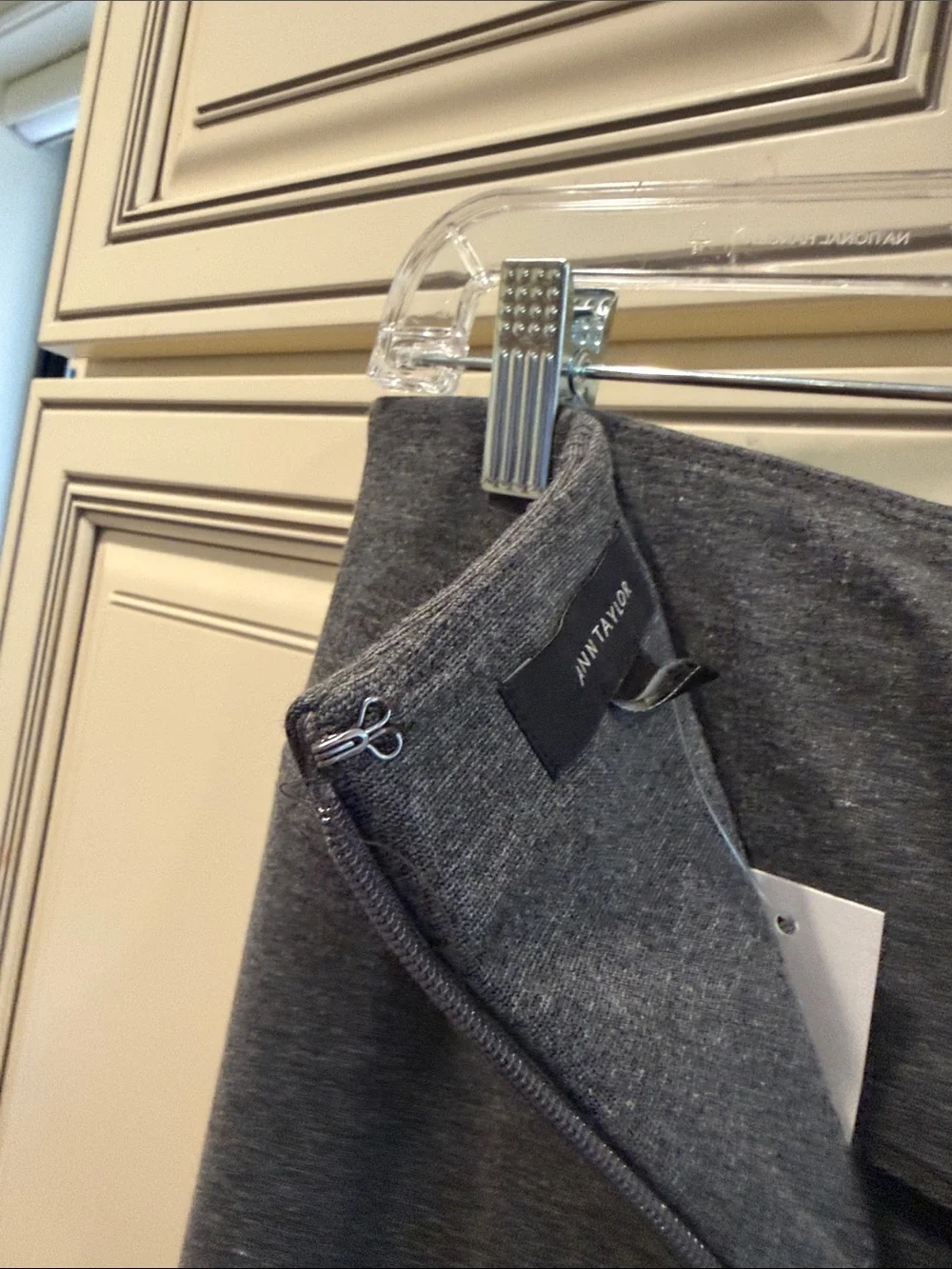 Ann Taylor Classic Dark Gray Pencil Skirt - Sleek Women's Workwear